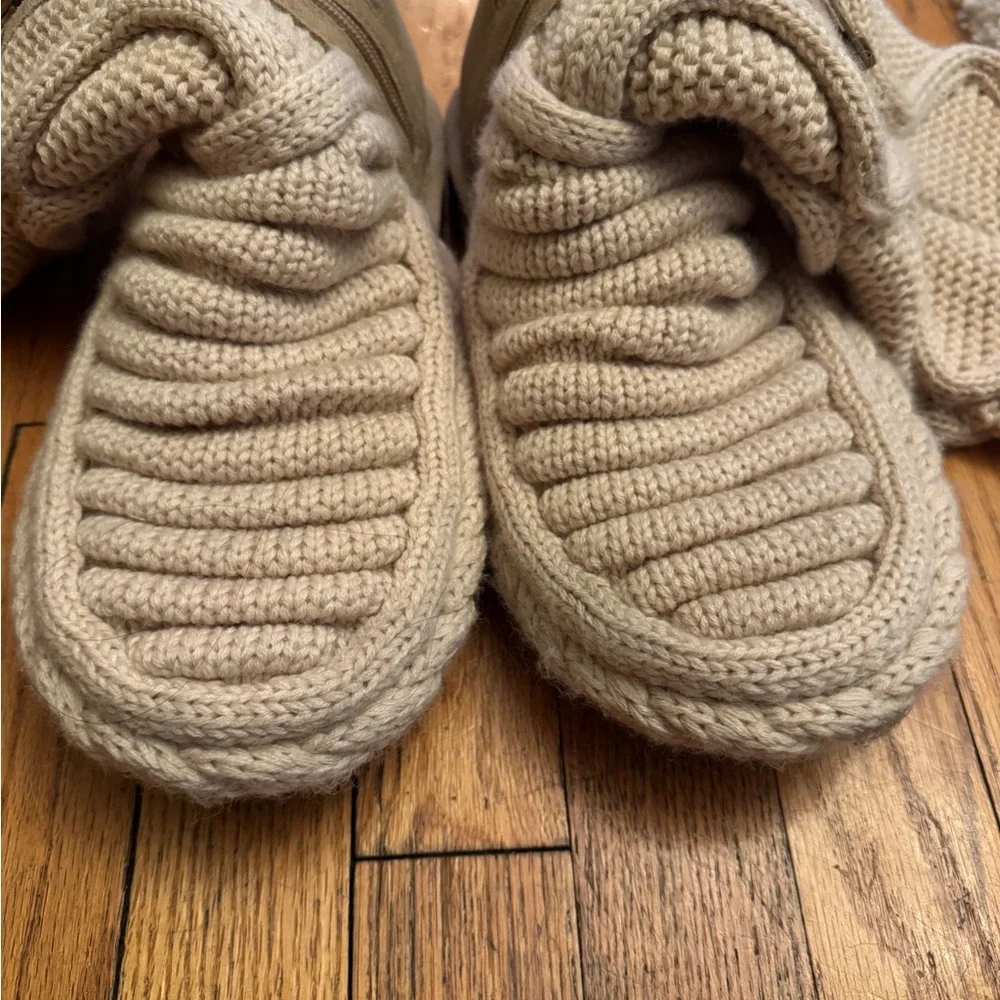 Cream Winter Boots with Chunky Knit Design and Mid-Calf Height - Picture 2 of 5